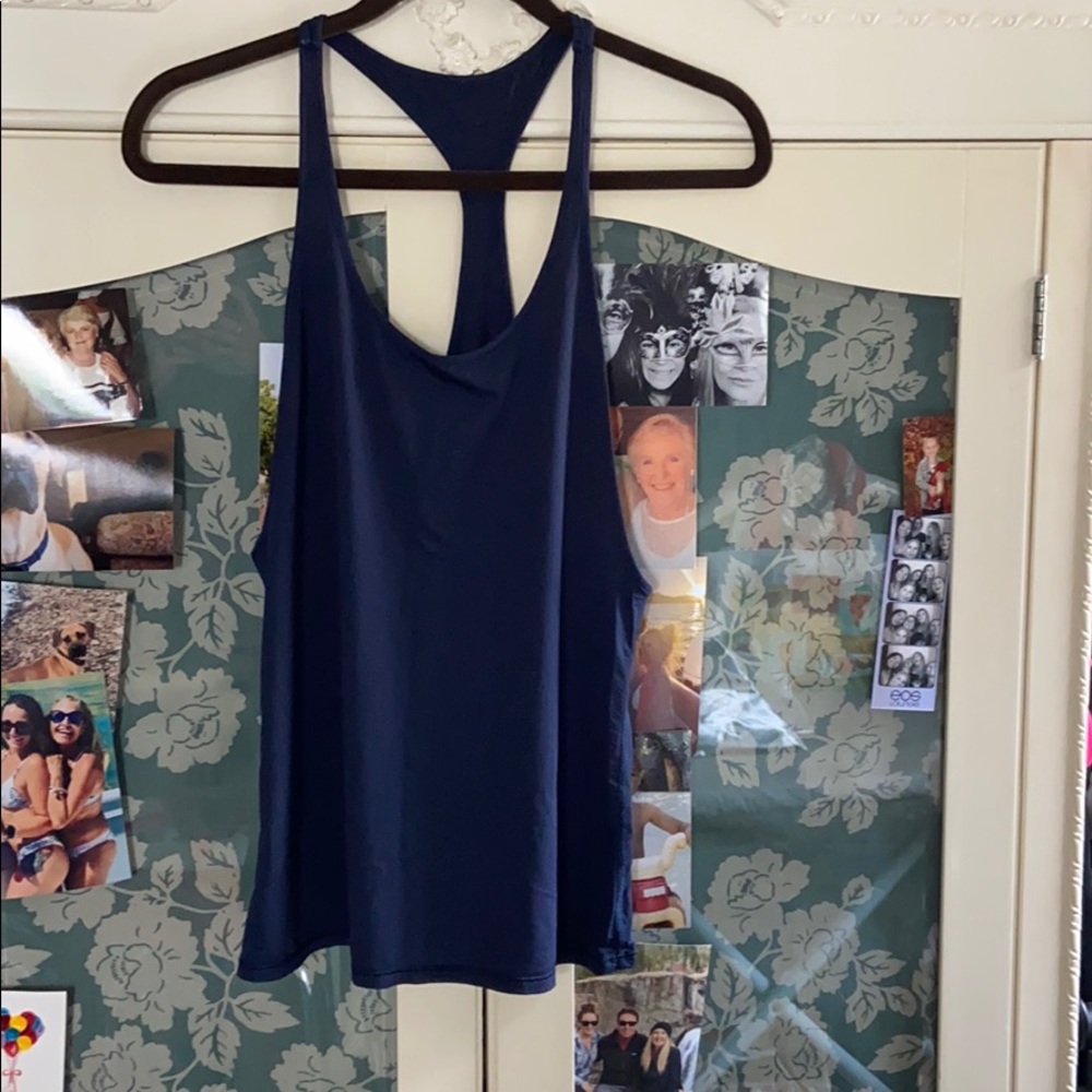 Lululemon size 6 tank